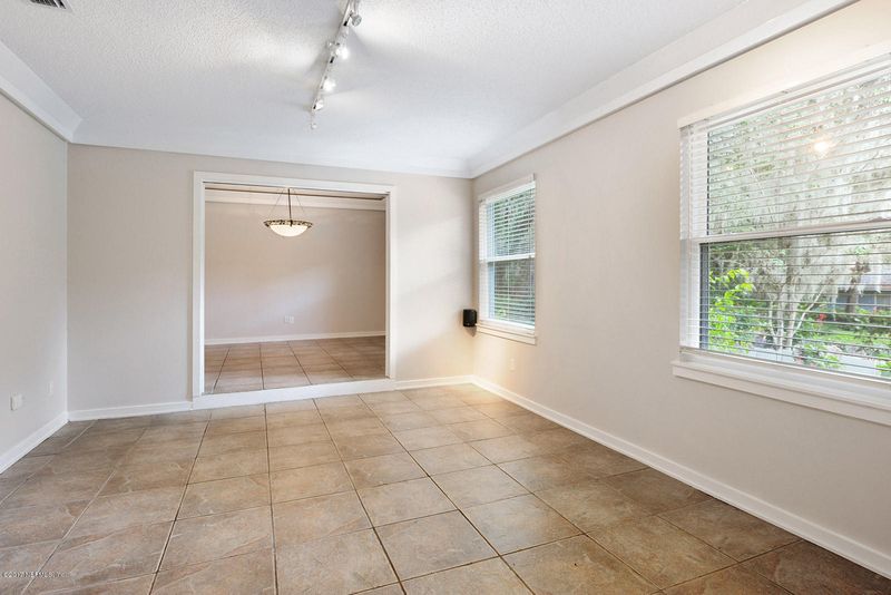 4245 Bleinheim Pl, Jacksonville, FL 32225