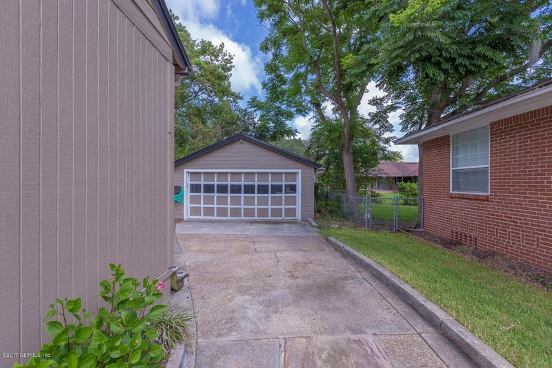 4248 Great Oaks Ln, Jacksonville, FL 32207