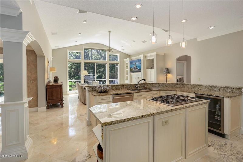 425 E Woodhaven Dr, Ponte Vedra Beach, FL 32082