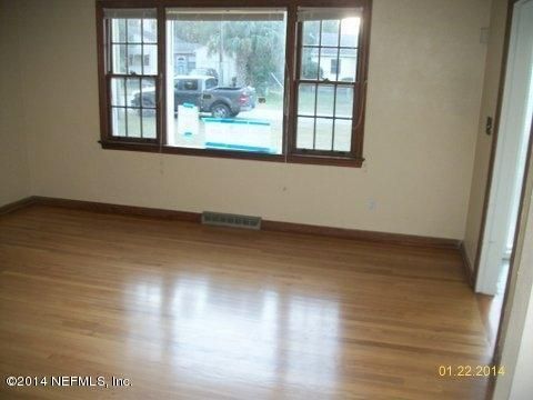 425 Laurina St, Jacksonville, FL 32216