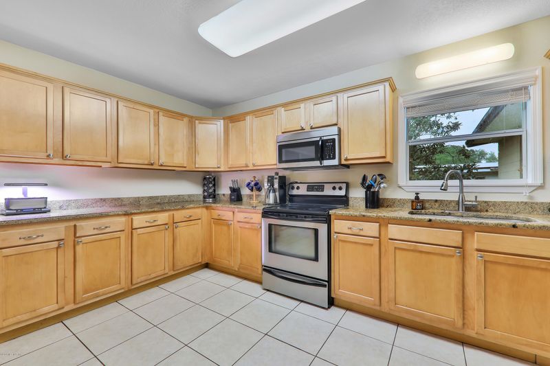 4250 Varner Rd, Jacksonville, FL 32210