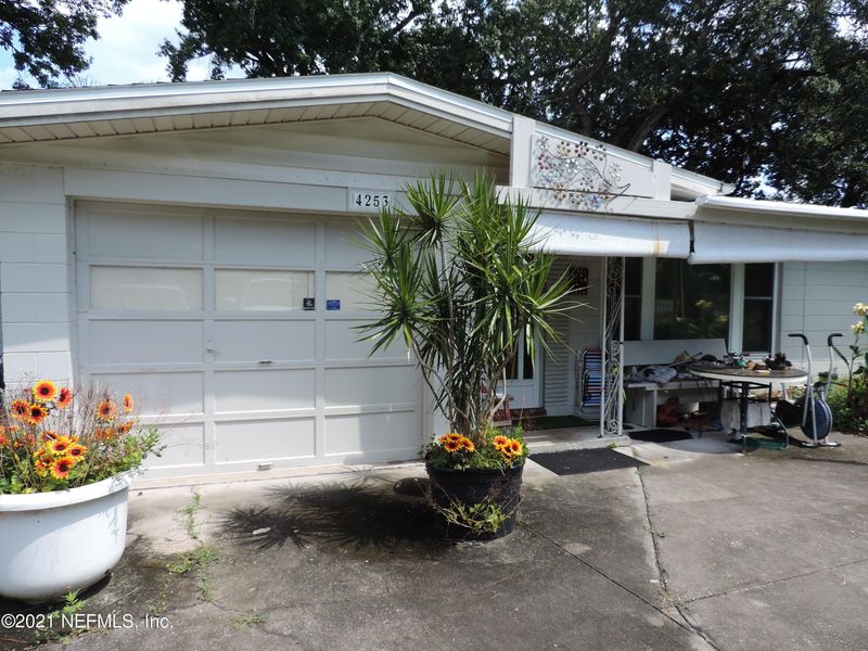 4253 Springwood Rd, Jacksonville, FL 32207