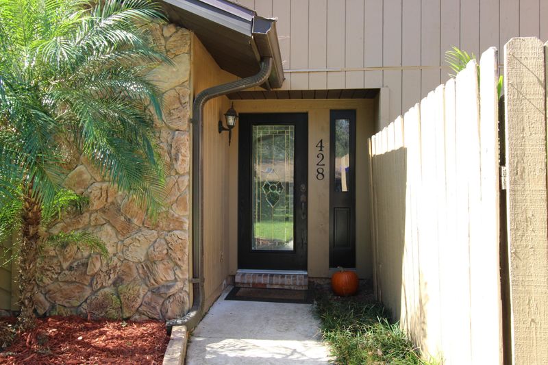 428 Holiday Hill Cir E, Jacksonville, FL 32216