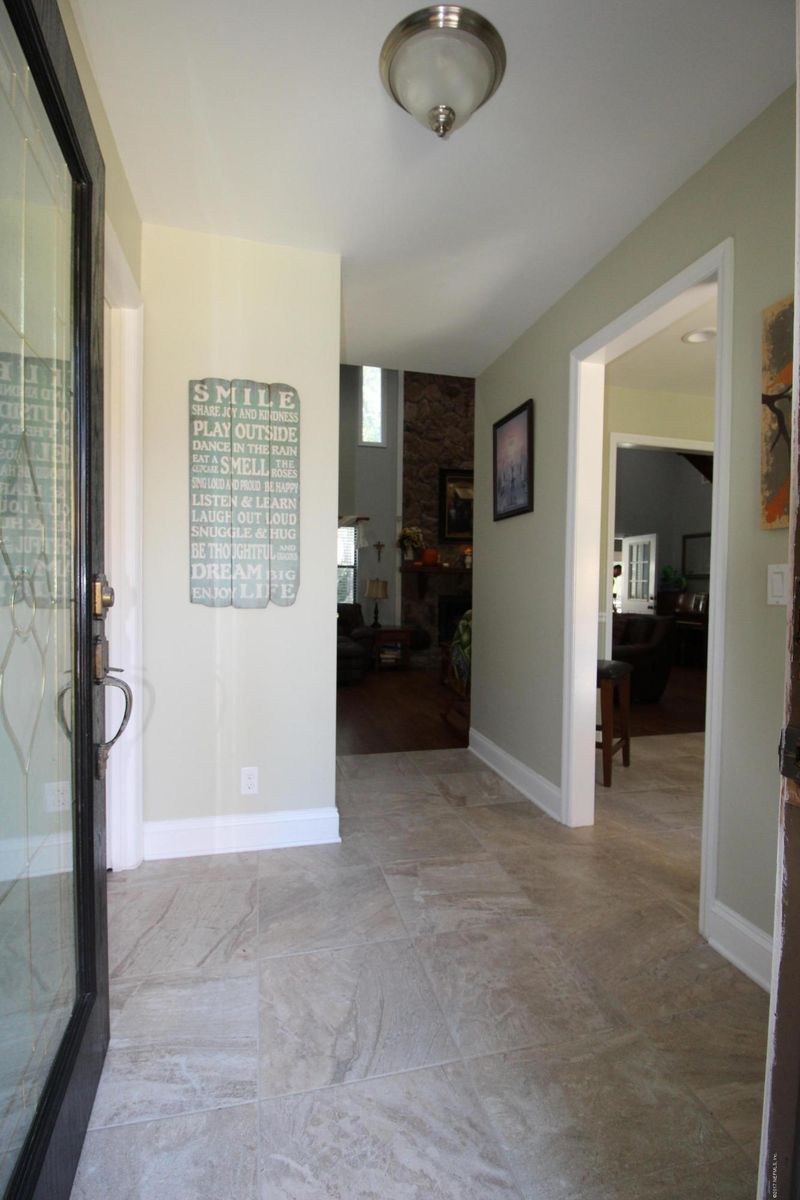 428 Holiday Hill Cir E, Jacksonville, FL 32216