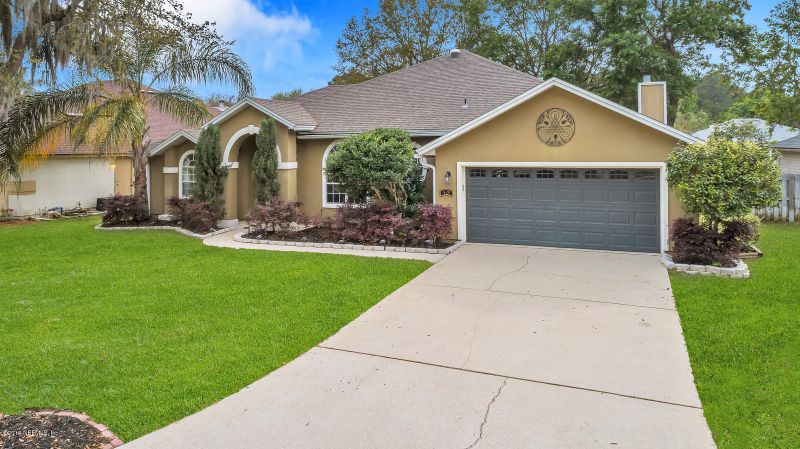 429 Crescent Pond Dr, Jacksonville, FL 32259