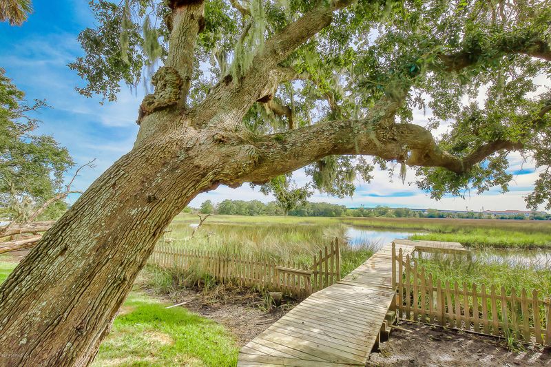 429 Pablo Point Dr, Jacksonville, FL 32225