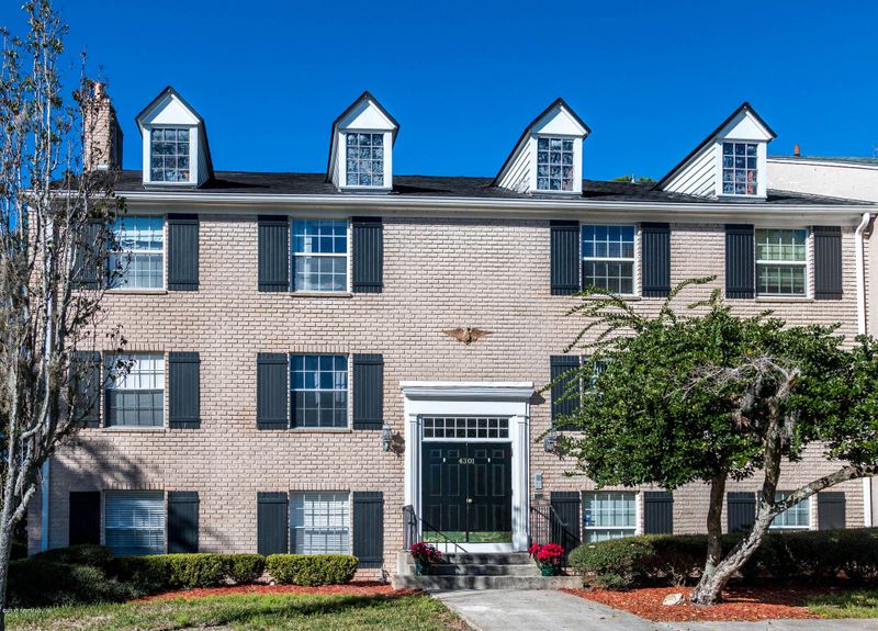 4301 Plaza Gate Ln S #102, Jacksonville, FL 32217
