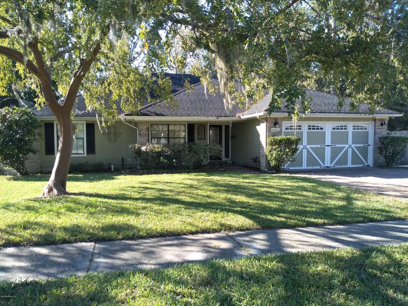 4302 Jeremys Landing Dr S, Jacksonville, FL 32258