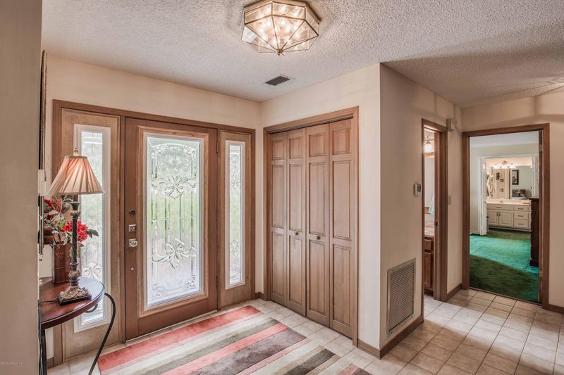 4302 Springmoor Dr E, Jacksonville, FL 32225
