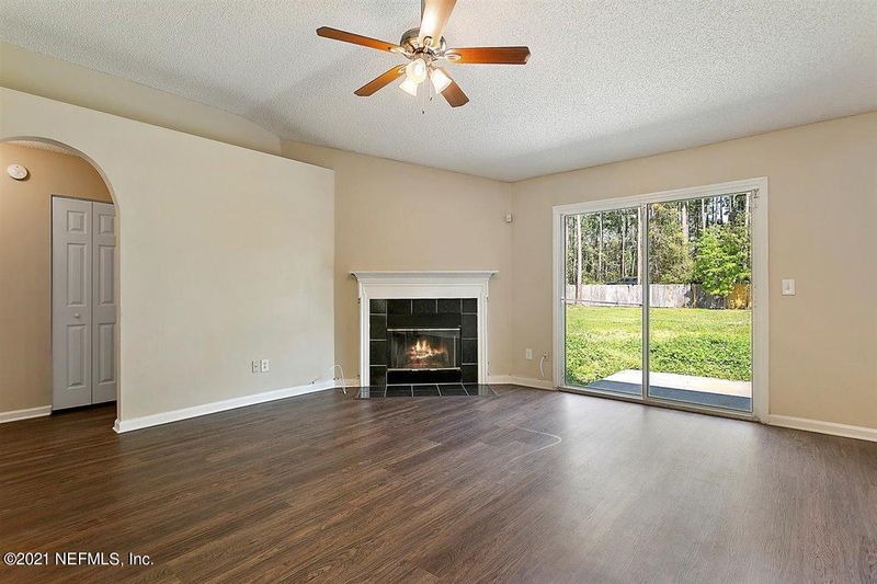 431 Jax Estates Dr N, Jacksonville, FL 32218