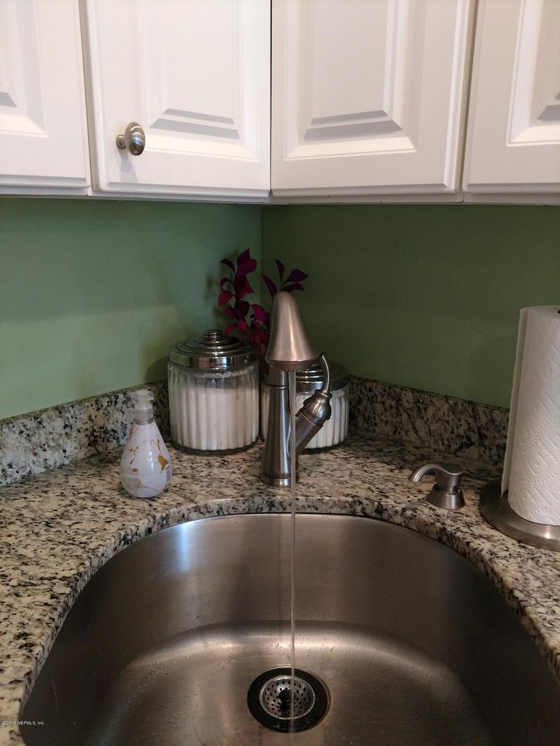 4311 Plaza Gate Ln S #202, Jacksonville, FL 32217