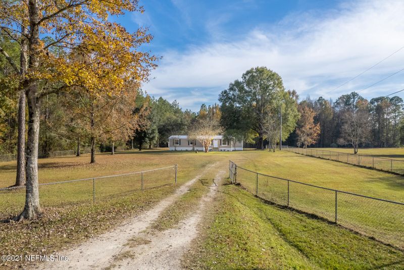 43150 Ratliff Rd, Callahan, FL 32011