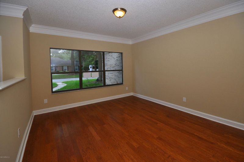 4326 Falling Leaf Ct, Jacksonville, FL 32258