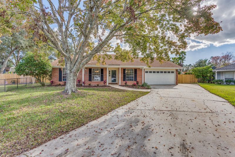 4328 Gentle Knoll Dr N, Jacksonville, FL 32258