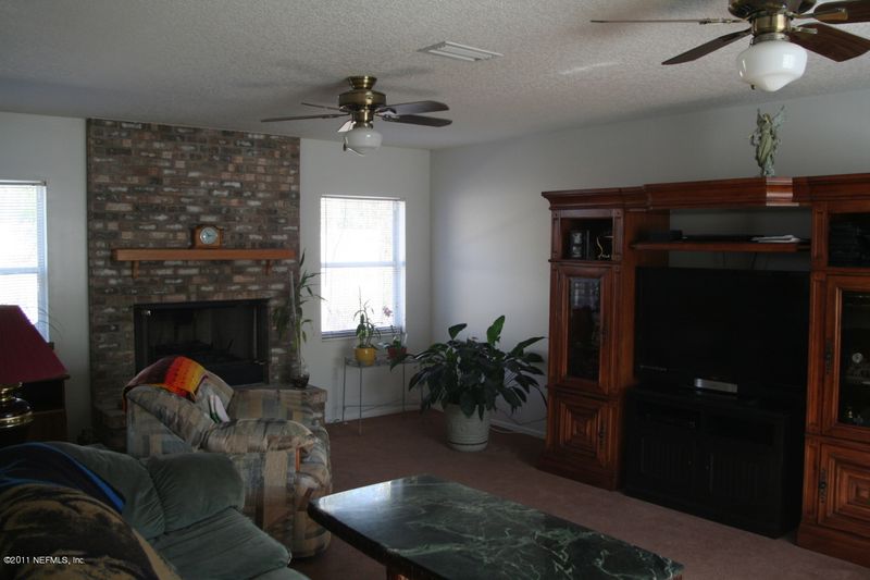 43380 Thomas Creek Rd, Callahan, FL 32011