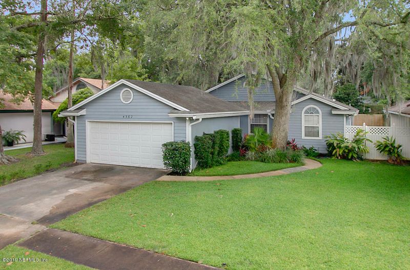4362 Lake Woodbourne Dr, Jacksonville, FL 32217