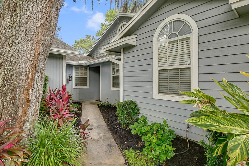 4362 Lake Woodbourne Dr, Jacksonville, FL 32217