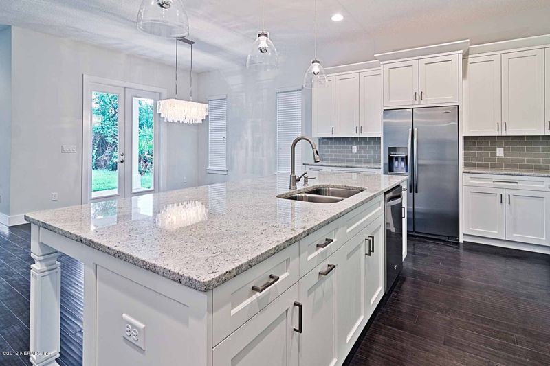437 34th Ave S, Jacksonville Beach, FL 32250