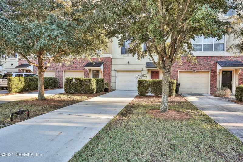4370 Ellipse Dr, Jacksonville, FL 32246