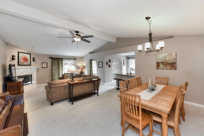 4376 Poppy Tree Ln, Jacksonville, FL 32258