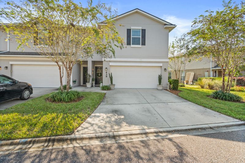 439 Walnut Dr, St Johns, FL 32259