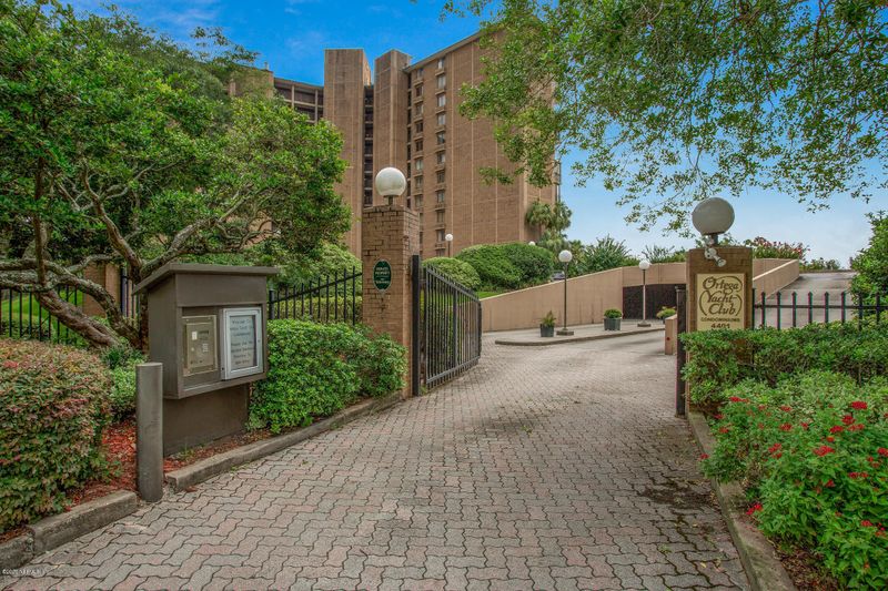 4401 Lakeside Dr #801, Jacksonville, FL 32210