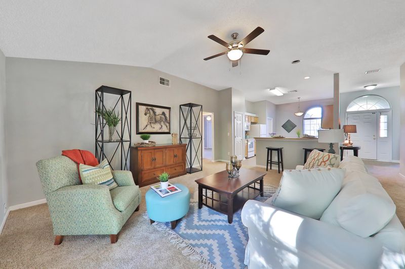 4426 Crooked Creek Dr, Jacksonville, FL 32224