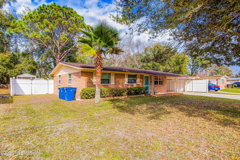 443 Renne Dr N, Jacksonville, FL 32218
