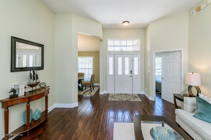 4439 Autumn River Rd E, Jacksonville, FL 32224