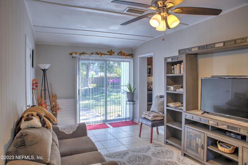 445 Aiken Rd, Jacksonville, FL 32216