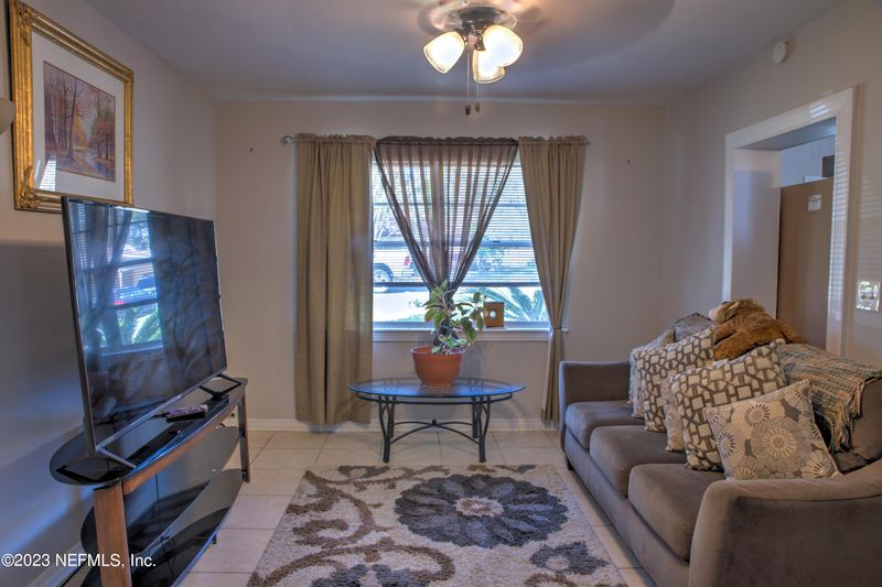445 Aiken Rd, Jacksonville, FL 32216