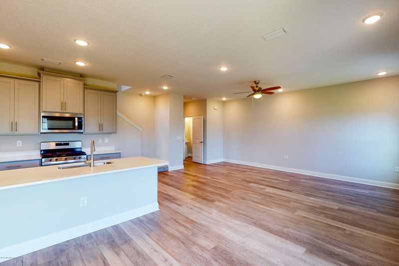 445 Narrowleaf Dr, St Johns, FL 32259