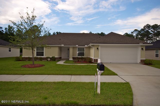 445 Sanwick Dr, Jacksonville, FL 32218