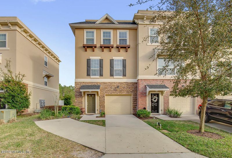 4471 Ellipse Dr, Jacksonville, FL 32246