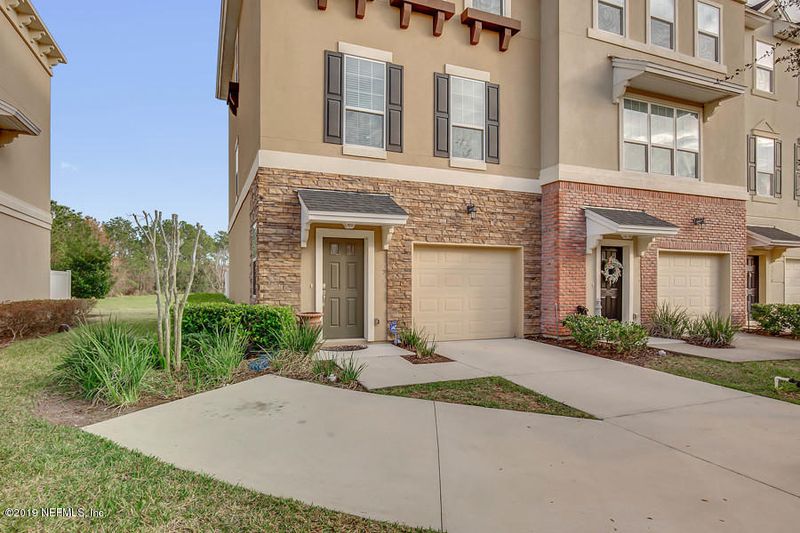4471 Ellipse Dr, Jacksonville, FL 32246
