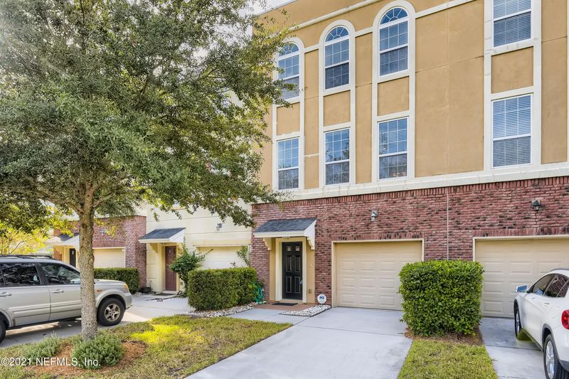 4480 Ellipse Dr, Jacksonville, FL 32246