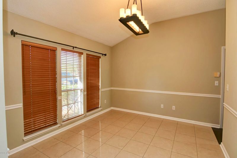 4497 Summer Walk Ct, Jacksonville, FL 32258