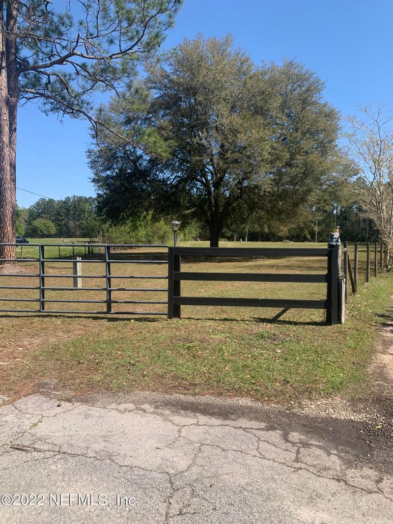 45006 Gail Dr, Callahan, FL 32011