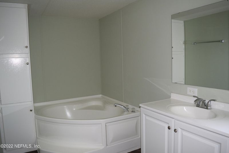 45070 Wordlaw Cir, Callahan, FL 32011