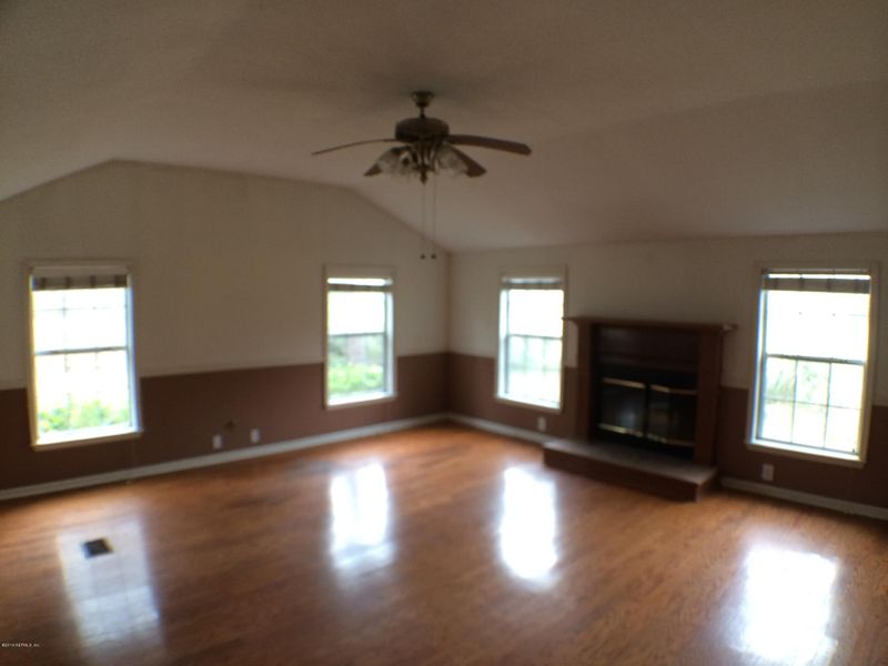 45079 Laurel Ln, Callahan, FL 32011