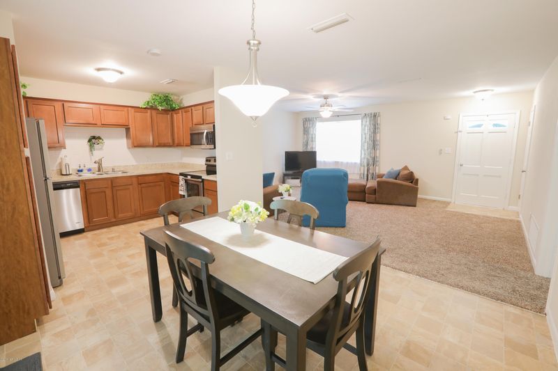 4520 Hartman Rd, Jacksonville, FL 32225