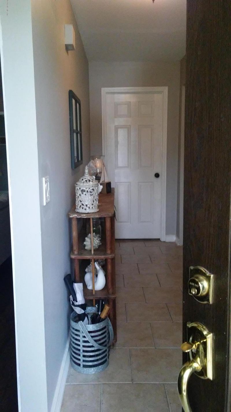 4530 Bull Run Rd, Jacksonville, FL 32210