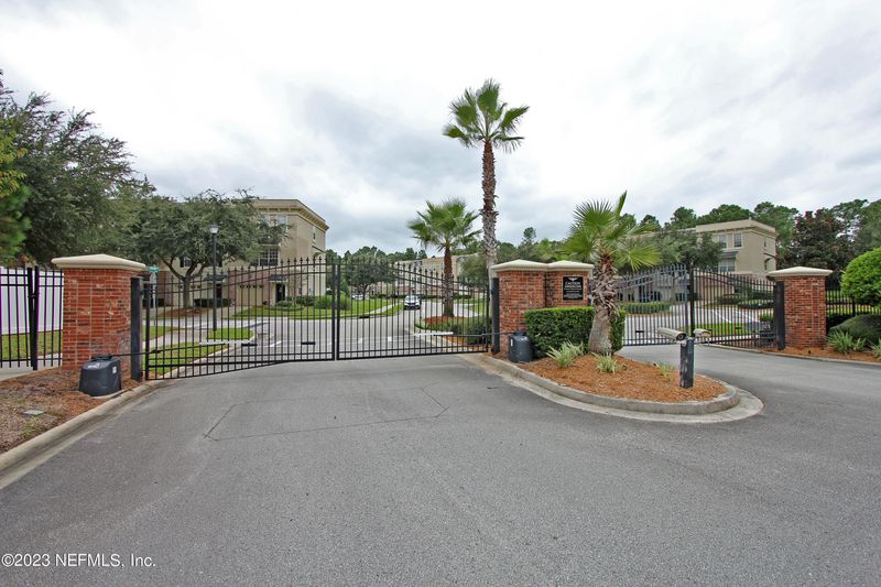 4534 Capital Dome Dr, Jacksonville, FL 32246