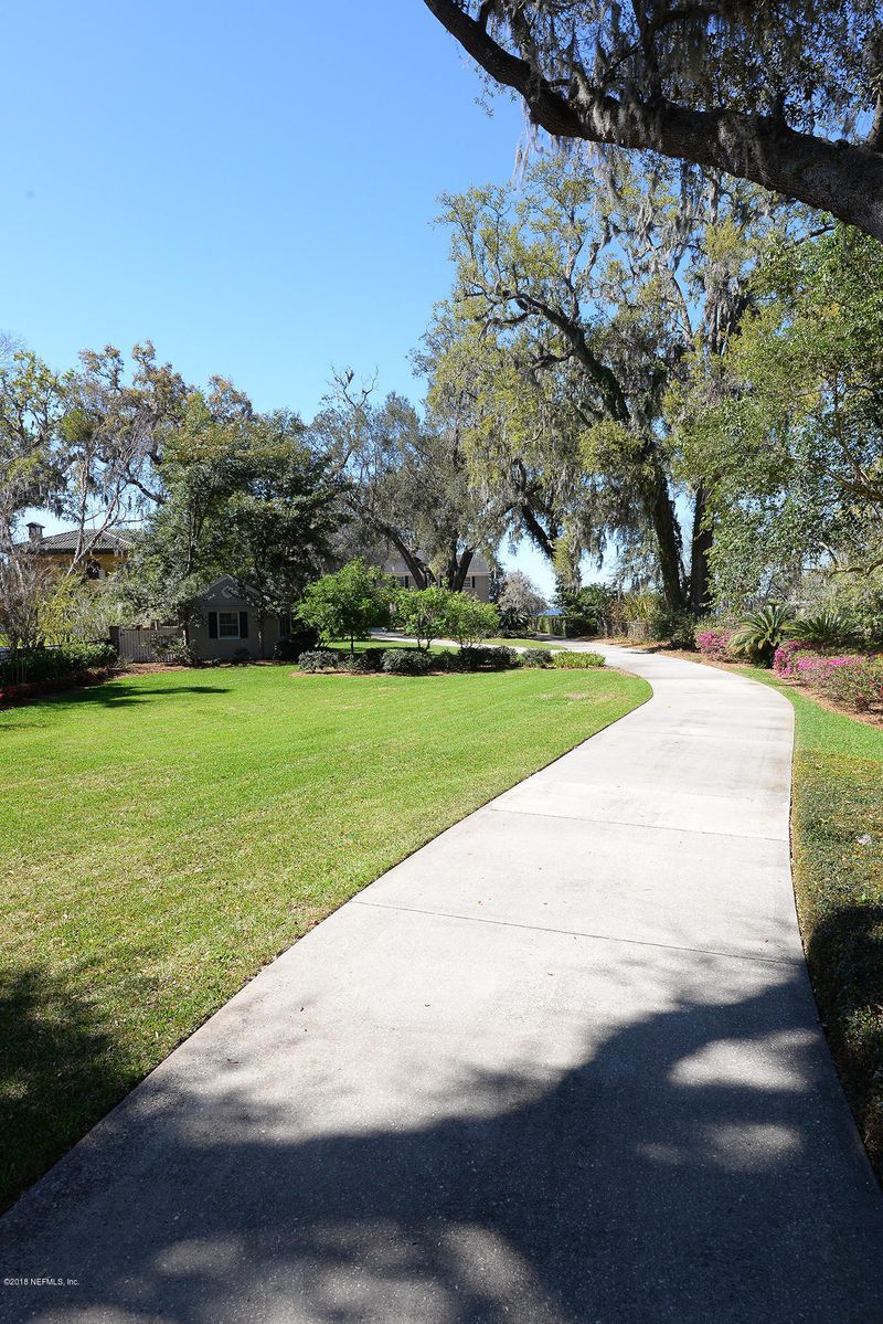 4548 Mundy Dr, Jacksonville, FL 32207