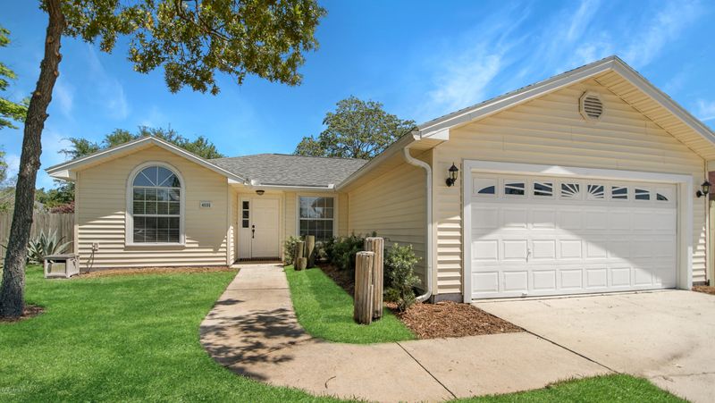 4555 Shaky Leaf Ln N, Jacksonville, FL 32224