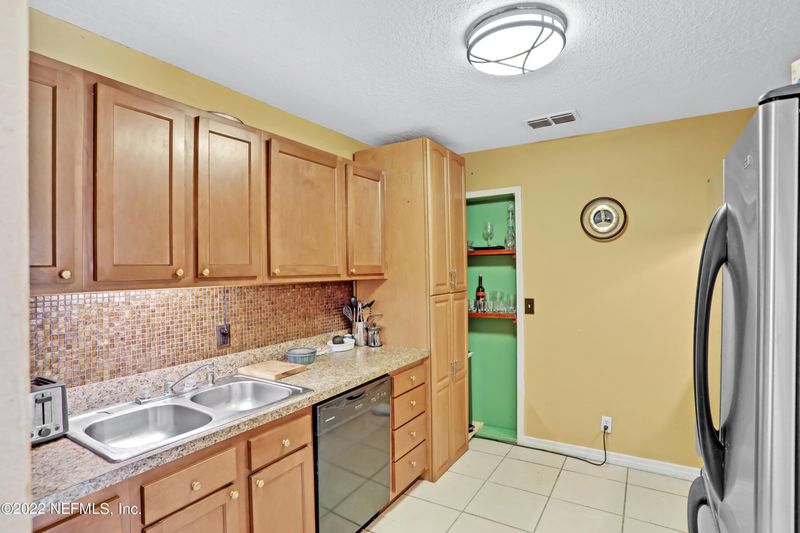 4561 Palmer Ave, Jacksonville, FL 32210