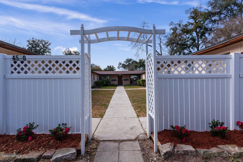 4570 Park St, Jacksonville, FL 32205