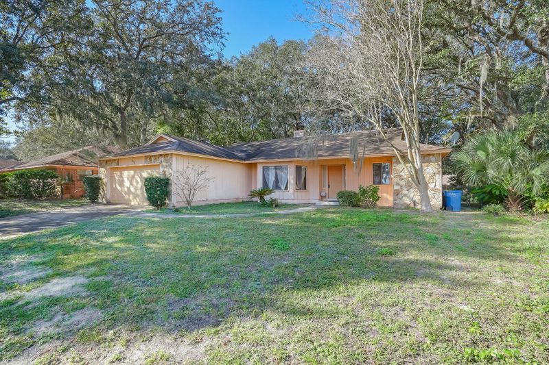 4576 Whispering Inlet Dr, Jacksonville, FL 32277