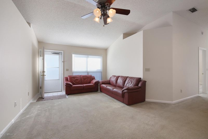 4590 Cabbage Pond Dr, Jacksonville, FL 32257