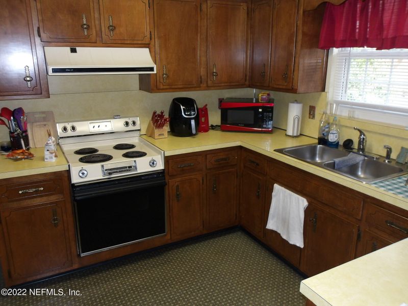 46 Vanderford Rd E, Orange Park, FL 32073
